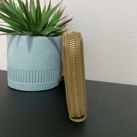 NWOT Universal Treads Olive Green Wallet - Picture 4 of 14